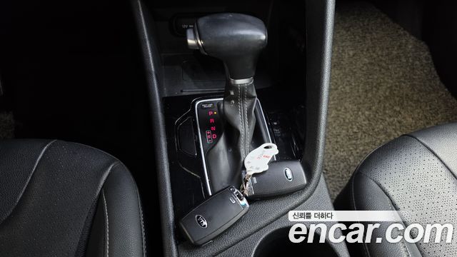Kia Niro Prestige 2017 — фото 9