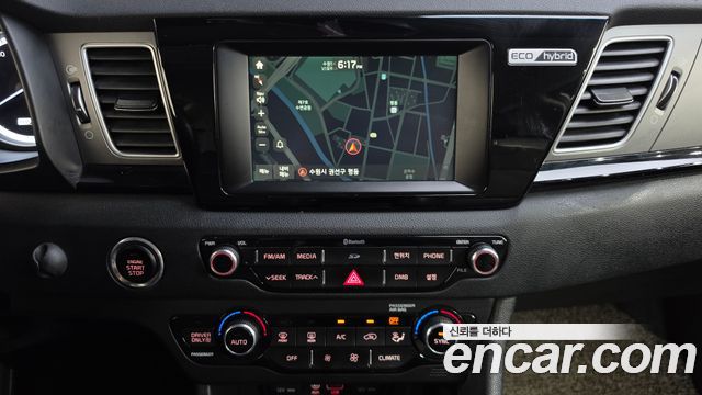 Kia Niro Prestige 2017 — фото 15
