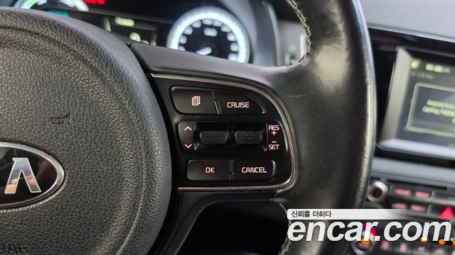 Kia Niro Prestige 2017 — фото 19