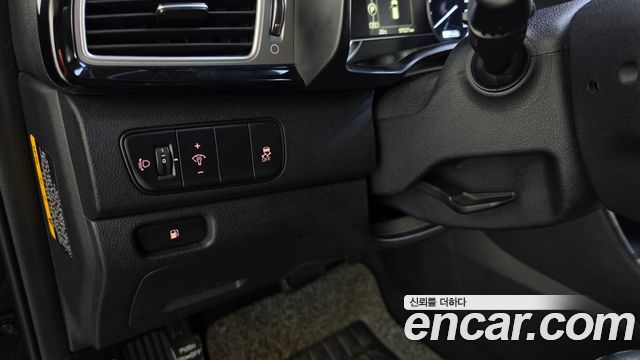 Kia Niro Prestige 2017 — фото 29
