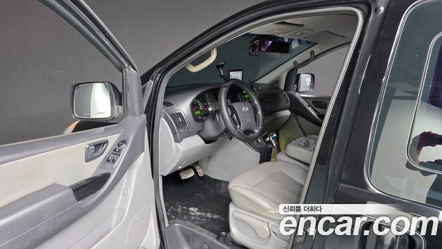 Hyundai Grand Starex 12-Seater Wagon CVX Deluxe 2013 — фото 10