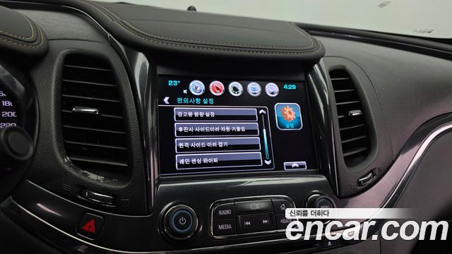 Chevrolet Impala 2.5 Premier 2018 — фото 16