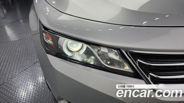 Chevrolet Impala 2.5 Premier 2018 — фото 22