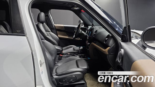 MINI Cooper D Countryman Standard 2nd 2018 — фото 11