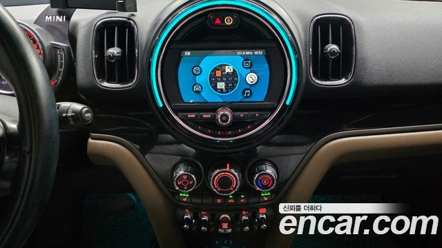 MINI Cooper D Countryman Standard 2nd 2018 — фото 15
