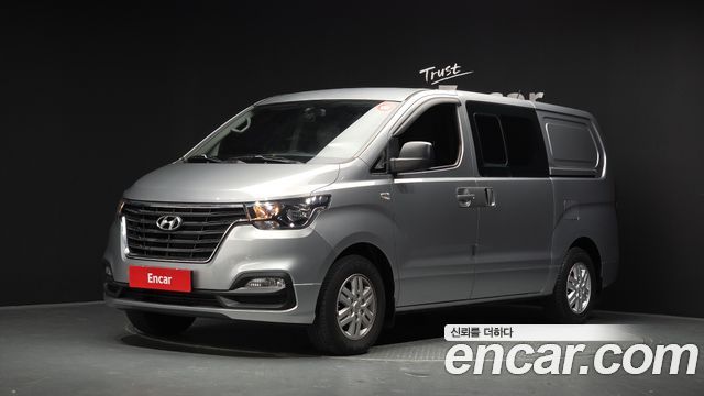 Hyundai Grand Starex Van 5-Seater Modern