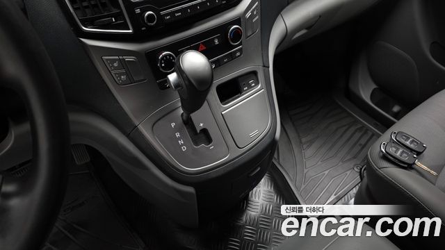 Hyundai Grand Starex Van 5-Seater Modern 2019 — фото 9