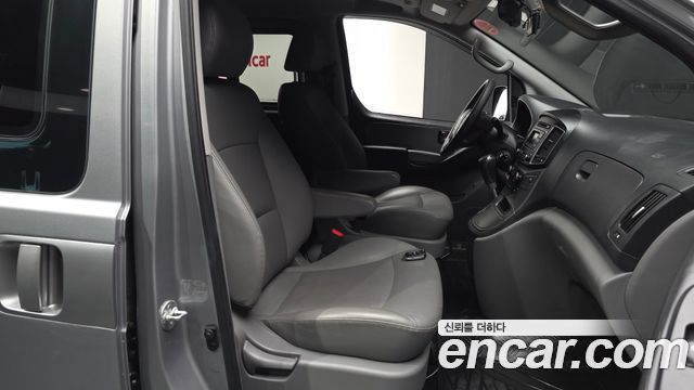 Hyundai Grand Starex Van 5-Seater Modern 2019 — фото 12