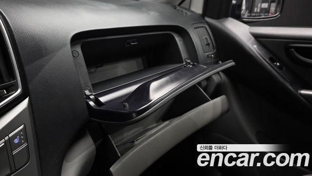 Hyundai Grand Starex Van 5-Seater Modern 2019 — фото 16
