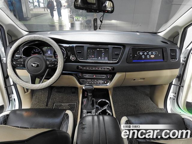 Kia Carnival 9-seater Limousine(Special vehicle) 2019 — фото 8