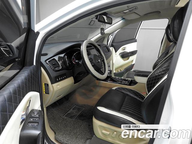 Kia Carnival 9-seater Limousine(Special vehicle) 2019 — фото 10