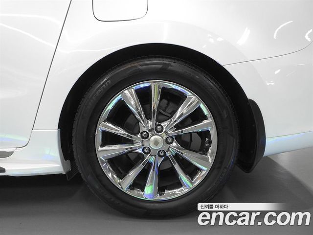 Kia Carnival 9-seater Limousine(Special vehicle) 2019 — фото 24