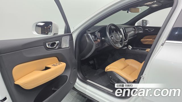 Volvo XC60 (II) B5 Inscription 2022 — фото 10