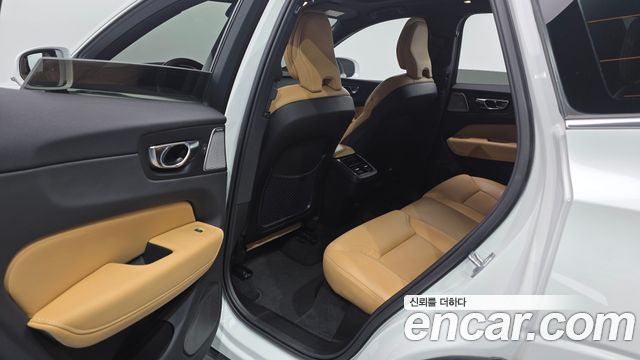 Volvo XC60 (II) B5 Inscription 2022 — фото 12
