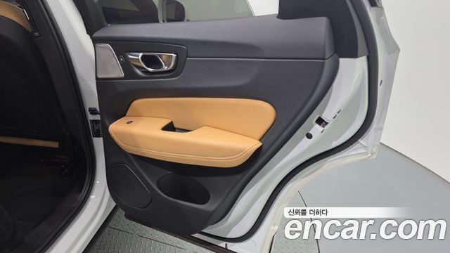 Volvo XC60 (II) B5 Inscription 2022 — фото 25