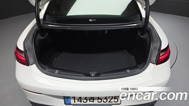 Mercedes-Benz E-Class (W213) E300d 4MATIC Coupe 2023 — фото 17
