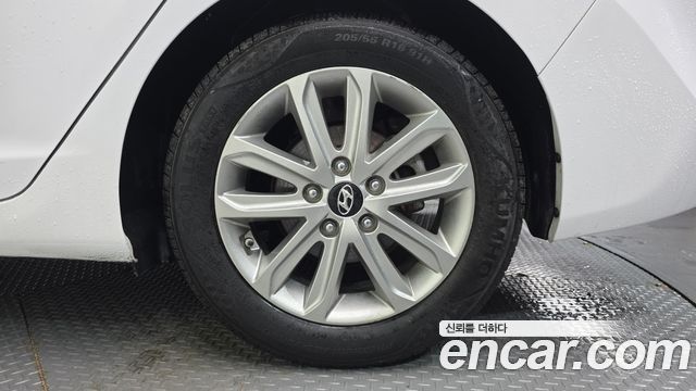 Hyundai Avante 1.6 GDi Modern Standard 2015 — фото 5