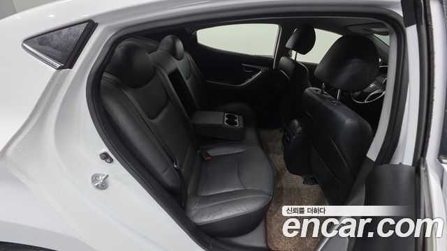 Hyundai Avante 1.6 GDi Modern Standard 2015 — фото 18