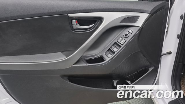 Hyundai Avante 1.6 GDi Modern Standard 2015 — фото 24