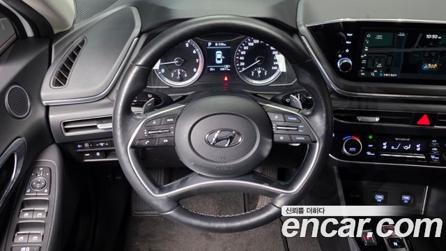 Hyundai Sonata (DN8) 2.0 Premium Family 2021 — фото 13