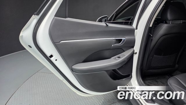 Hyundai Sonata (DN8) 2.0 Premium Family 2021 — фото 25