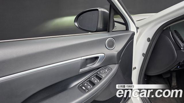 Hyundai Sonata (DN8) 2.0 Premium Family 2021 — фото 28