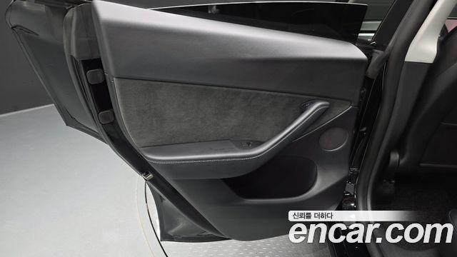 Tesla Model Y Long Range AWD 2022 — фото 25