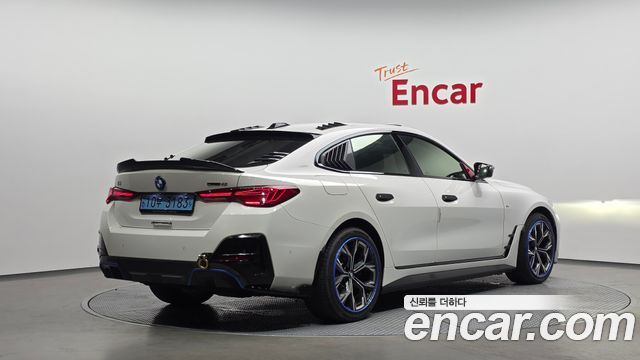 BMW i4 eDrive40 M Sports Pro 2023 — фото 2