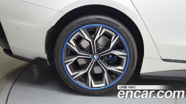 BMW i4 eDrive40 M Sports Pro 2023 — фото 5