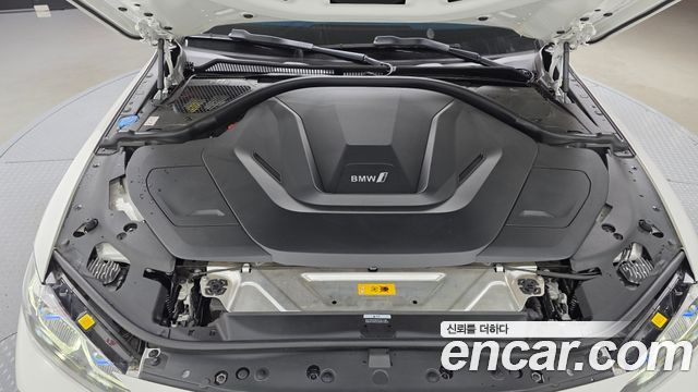 BMW i4 eDrive40 M Sports Pro 2023 — фото 6