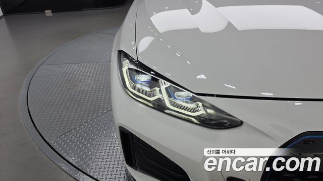 BMW i4 eDrive40 M Sports Pro 2023 — фото 22
