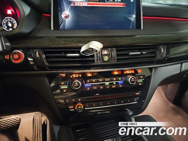BMW X6 (F16) xDrive 40d 2016 — фото 17