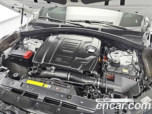 Land Rover Range Rover Velar 2.0 P250 R-Dynamic SE 2023 — фото 5