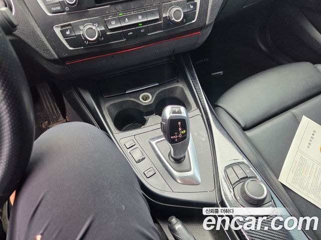BMW 1 Series (F20) 118d Sport 5Door 2015 — фото 10