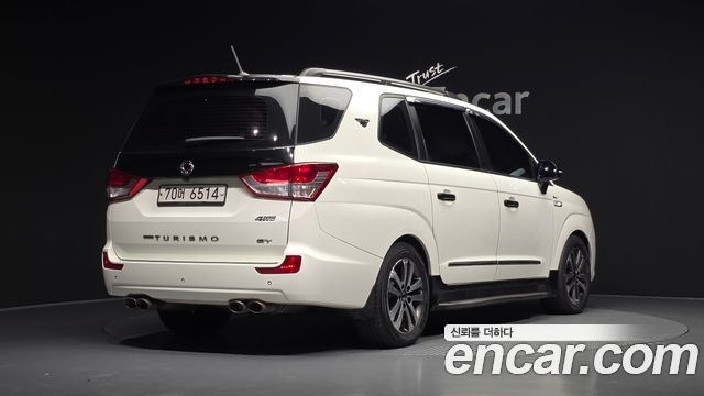 KG Mobility (SsangYong) Korando Turismo 4WD GT 11-seater 2014 — фото 2