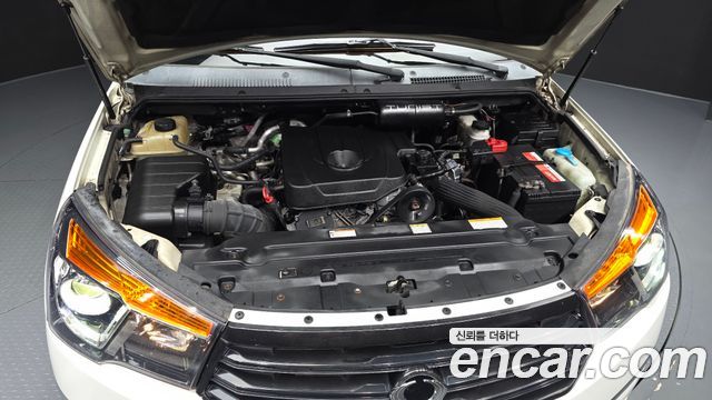 KG Mobility (SsangYong) Korando Turismo 4WD GT 11-seater 2014 — фото 6