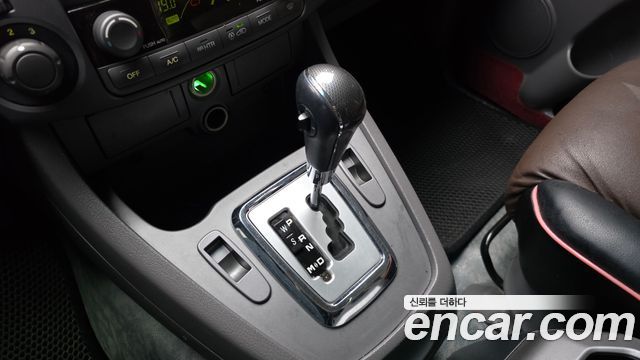 KG Mobility (SsangYong) Korando Turismo 4WD GT 11-seater 2014 — фото 9