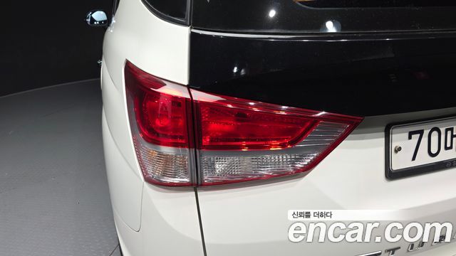 KG Mobility (SsangYong) Korando Turismo 4WD GT 11-seater 2014 — фото 23
