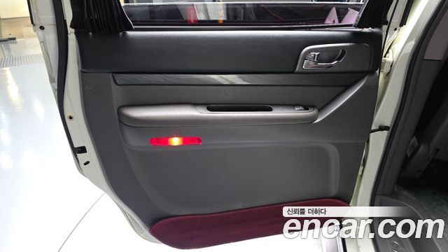 KG Mobility (SsangYong) Korando Turismo 4WD GT 11-seater 2014 — фото 25