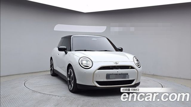 MINI Cooper Electric (IV) SE Favoured 2026 — фото 3