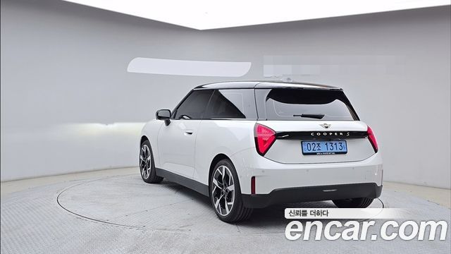 MINI Cooper Electric (IV) SE Favoured 2026 — фото 4