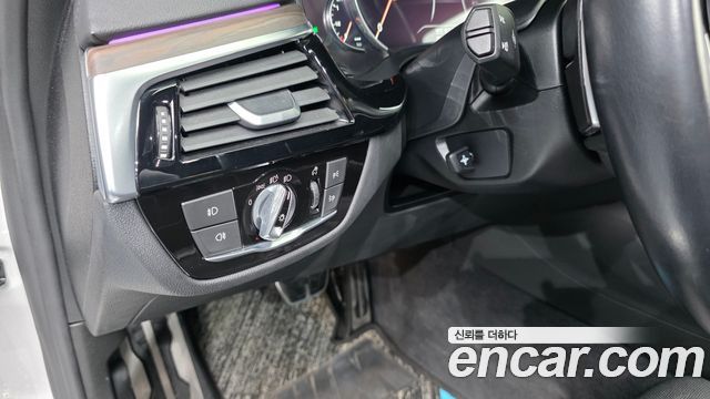 BMW 5 Series (G30) 530i xDrive M Sport Package Plus 2018 — фото 18