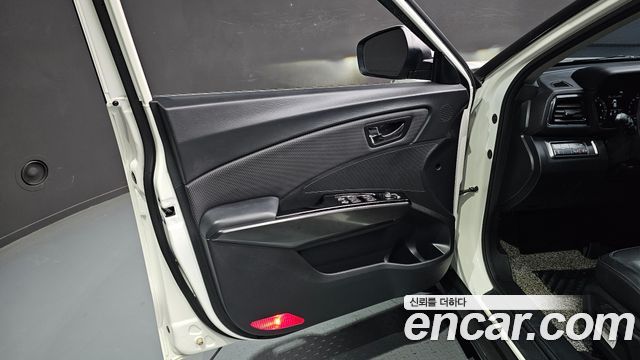 KG Mobility (SsangYong) Very New Tivoli Gasoline 1.5 2WD V3 2020 — фото 24