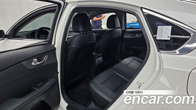 Kia K3 Trendy 2020 — фото 12