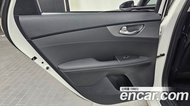 Kia K3 Trendy 2020 — фото 25