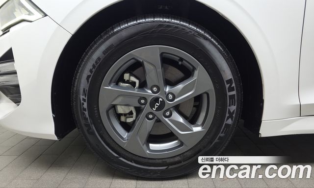 Kia K5 (III) 2.0 LPI(Renter car) Strandard 2023 — фото 5
