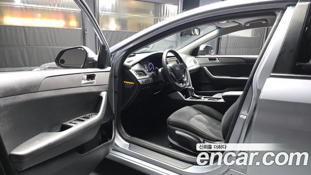 Hyundai Sonata (LF) 2.0 Style 2015 — фото 10