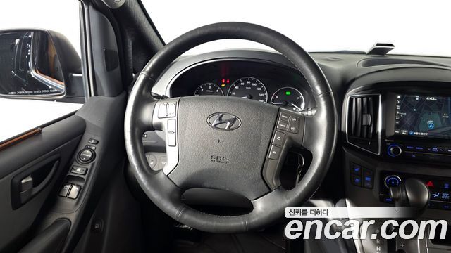 Hyundai Grand Starex Camping car 2019 — фото 18