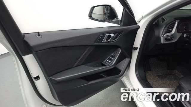 BMW 1 Series (F40) 118d Joy 2021 — фото 24