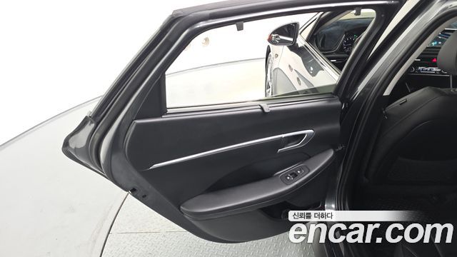 Hyundai Sonata (DN8) 2.0 Premium Family 2020 — фото 25